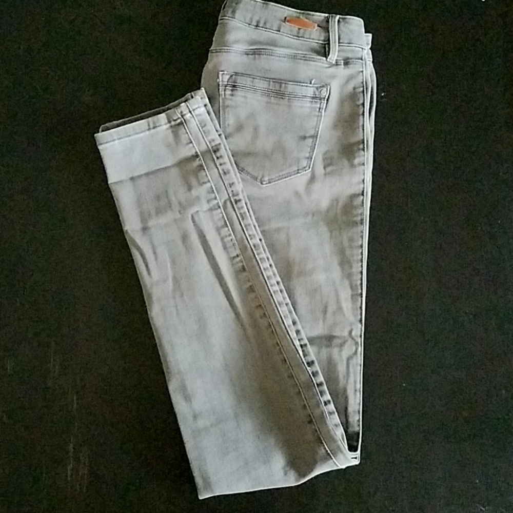 Gray skinny jeans